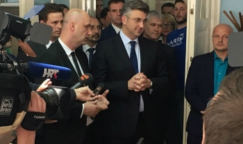 Plenković ismijava Bunjca umjesto da pogleda vlastite redove