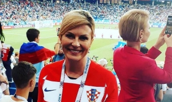 Kolinda je atrakcija na SP-u: Jugoslavenski mediji je sprdaju, svijet joj se divi