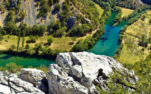 Mit o hrvatskim izvorima u stranom vlasništvu