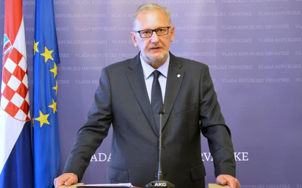 Nitko, apsolutno nitko nije tražio kontrolu nad našim privatnim chatom. Zašto ju onda vlada gura?