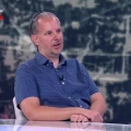 Novinar kritizirao Tomaševića pa su mu probušili sve 4 gume na autu. HND šuti